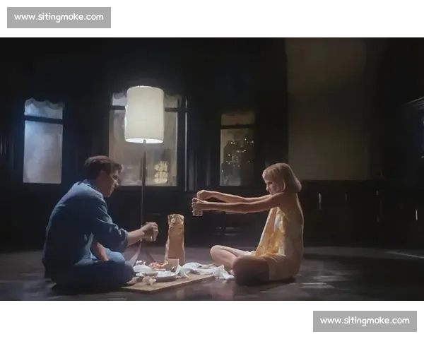 《在痛苦与希望交织的月光下,她选择了面对内心最深的恐惧与爱》